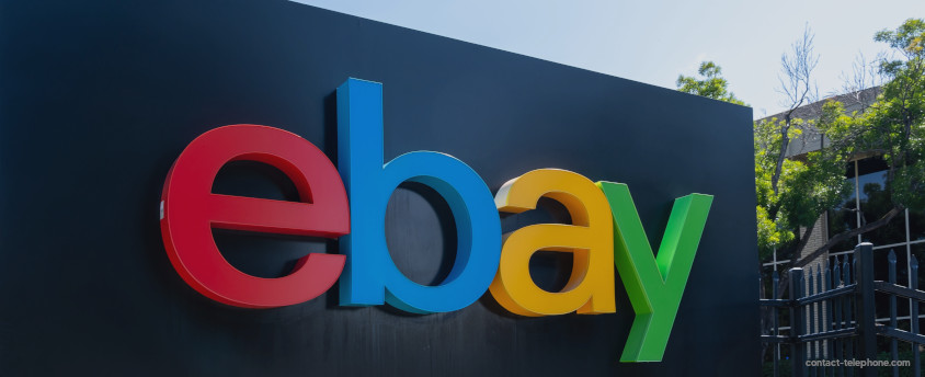 Panneau affichant le logo d'eBay au siège de la société à San José.