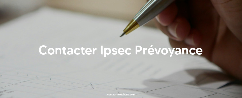 Main d'une personne remplissant un contrat.